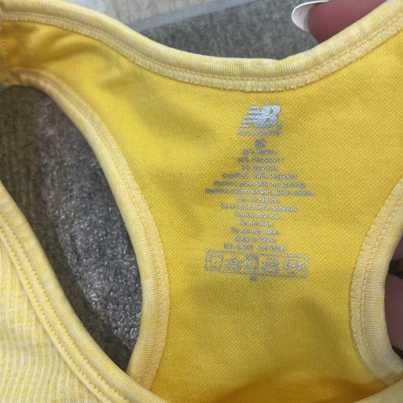 New Balance Yellow Ribbed Sports Bra Womens Medium M Logo - Picture 3 of 5